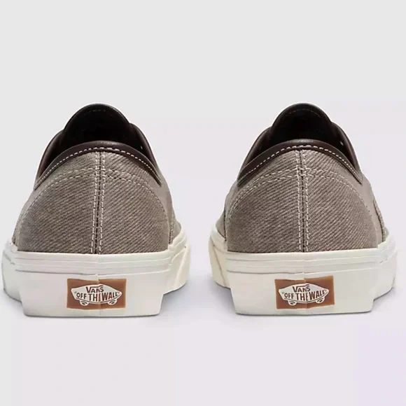 Vans Men’s Authentic
C&L Gray
VN0009PVBXC
Sneakers - Picture 16 of 16